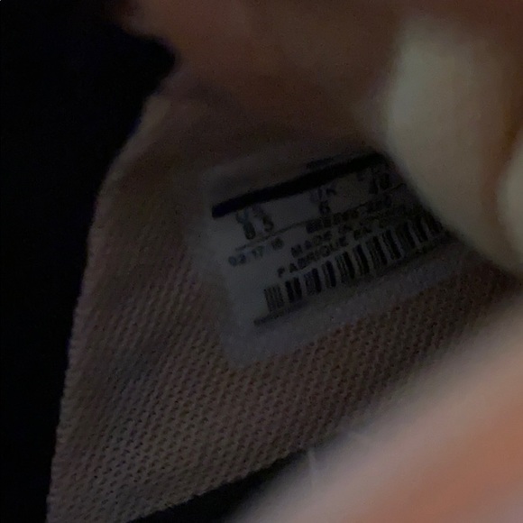 Rose gold metallic Nike sneakers - Picture 9 of 9